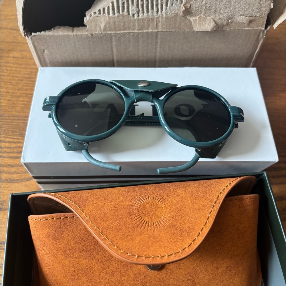 VALLON Heron Mountain Green Round Sunglasses NIB